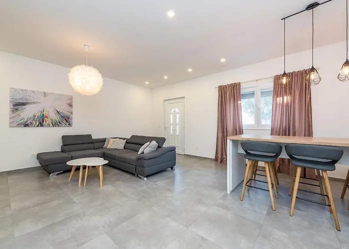 Angela Luxury Apartment I